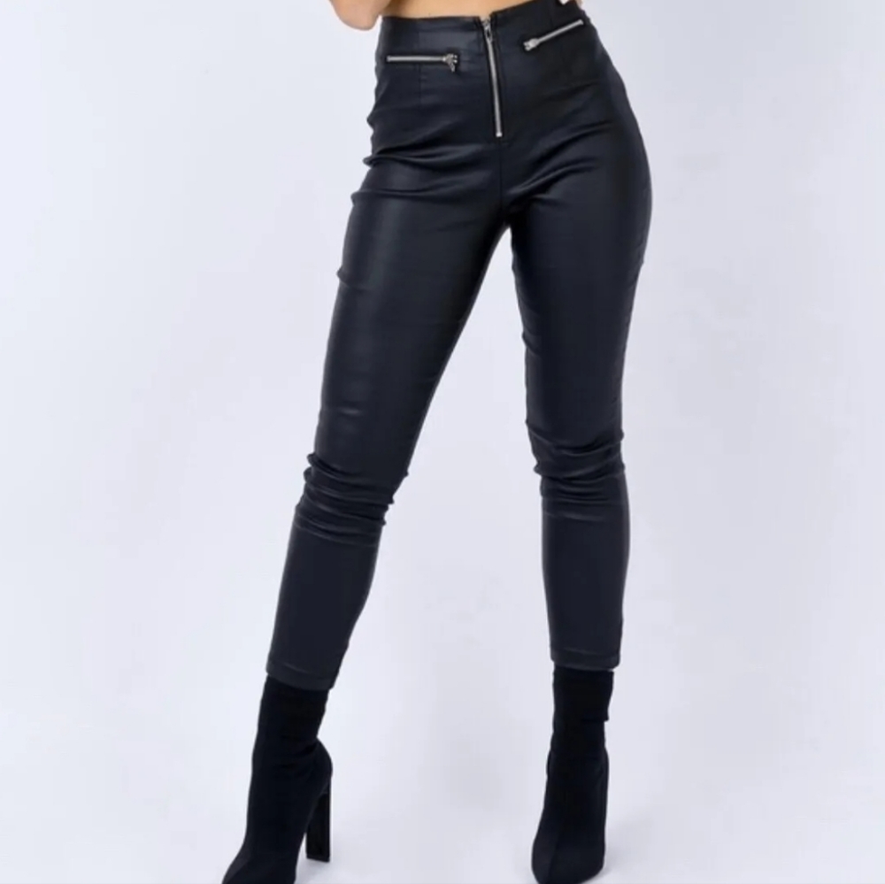 NWOT Princess Polly Cropped Faux Leather Pants Black Womens Size 2 Exposed Zip